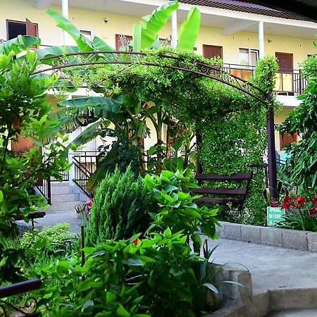 Mini Hotel Vavilon New Athos Exterior photo