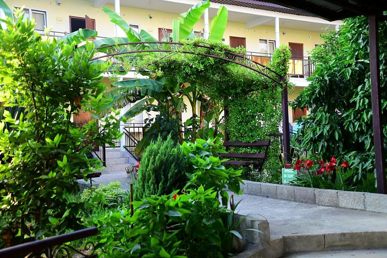Mini Hotel Vavilon New Athos Exterior photo